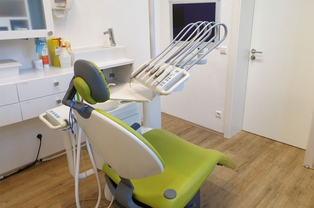 Attraktive Zahnarztpraxis mit 5 Zimmer und 165 qm Fläche zur Übernahme – Bild 2